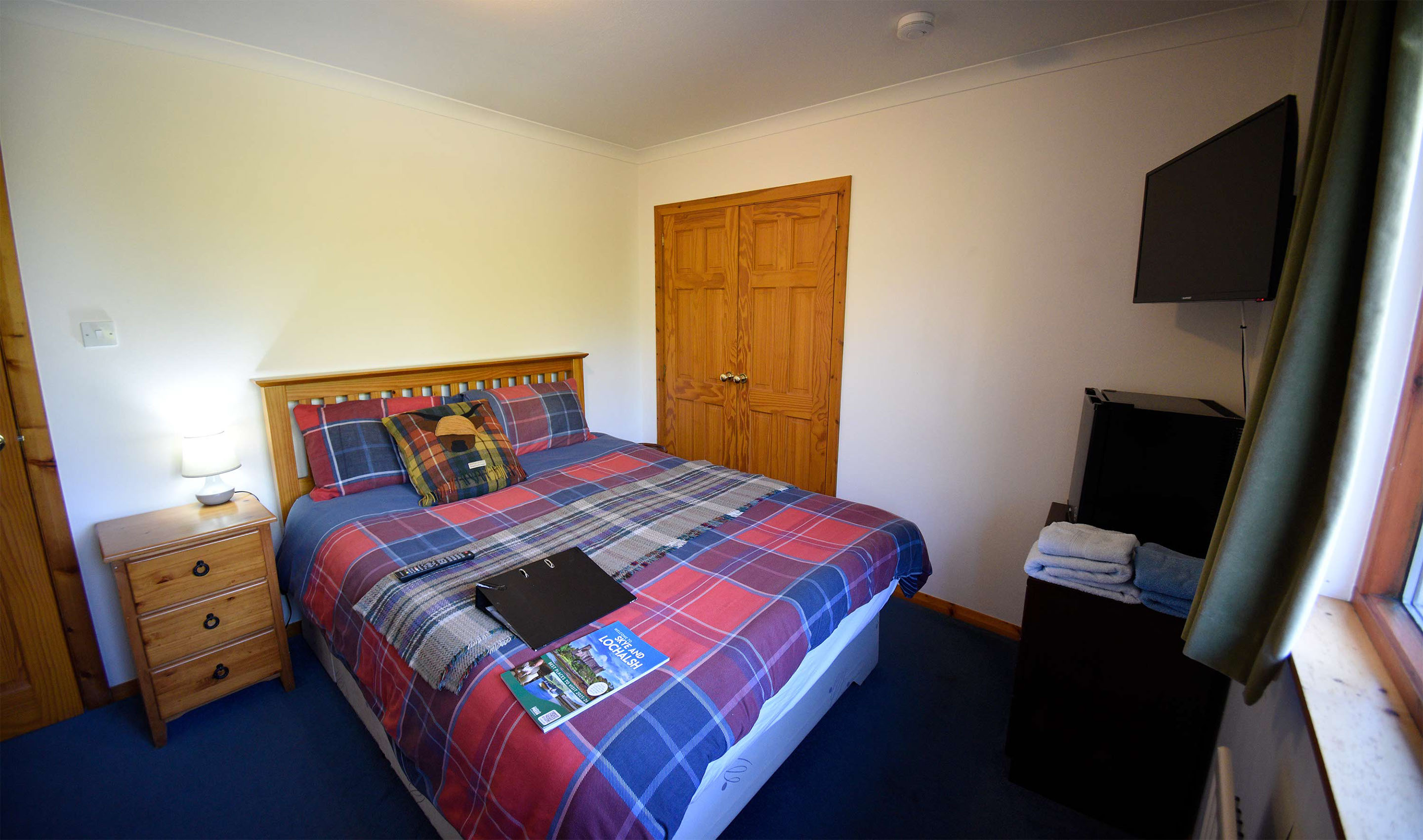 Our bed and breakfast accommodation contains a family room with king size bed and twin bed