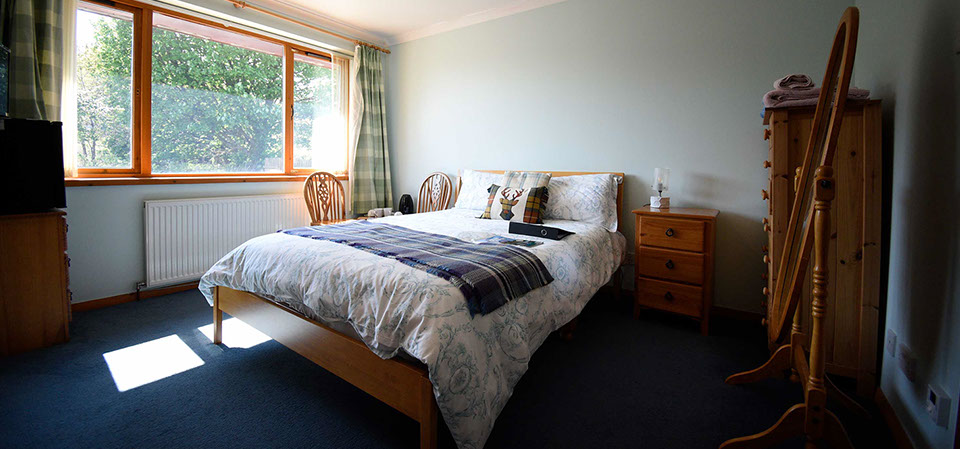 Kenmore Bed and Breakfast is a bed and breakfast accommodation in Portree with comfortable double rooms