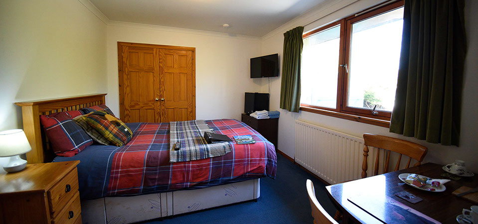 Kenmore Bed and Breakfast is a Portree Bed and Breakfast accommodation with Double rooms with widescreen TVs and WIFI