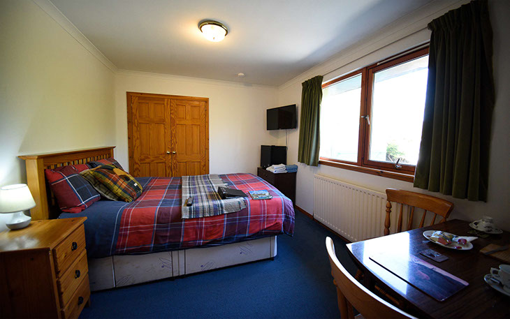 Kenmore Bed and Breakfast in Portree contains comfortable double rooms with widescreen TV WIFI and mini fridges